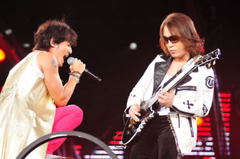 B’z　LIVE-GYM　Pleasure　2008-GLORY　DAYS- B